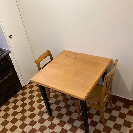 Joli 2 Pieces Dernier Etage, Centre Apartment