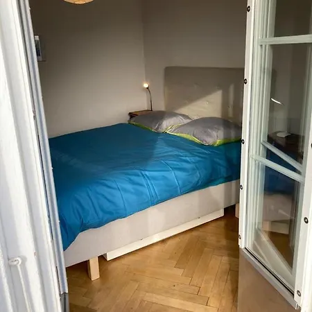 Joli 2 Pieces Dernier Etage, Centre *